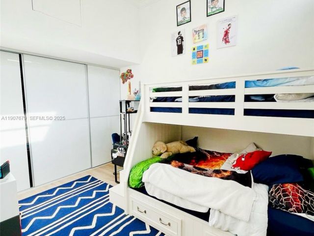 Продажа дома по адресу 20444 NE 34th Ct 12 - фото 6736697