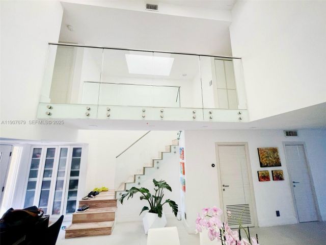 Продажа дома по адресу 20444 NE 34th Ct 12 - фото 6736703