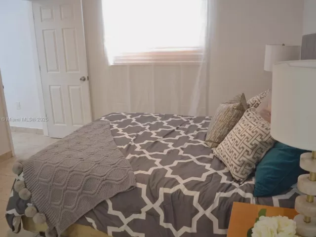 Дом в аренду по адресу 3221 SW 93rd Pl - фото 6738935