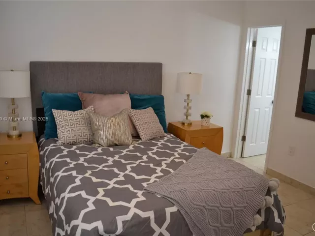 Дом в аренду по адресу 3221 SW 93rd Pl - фото 6738941