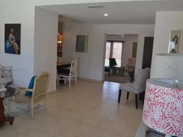 Дом в аренду по адресу 3221 SW 93rd Pl - фото 6738942