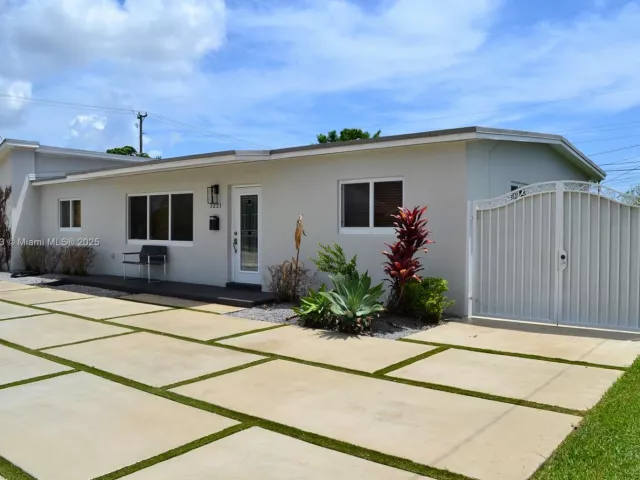 Дом в аренду по адресу 3221 SW 93rd Pl - фото 6738945