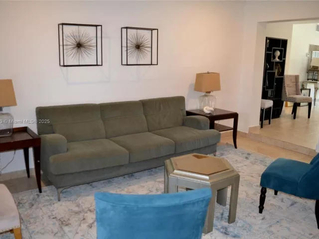 Дом в аренду по адресу 3221 SW 93rd Pl - фото 6738931