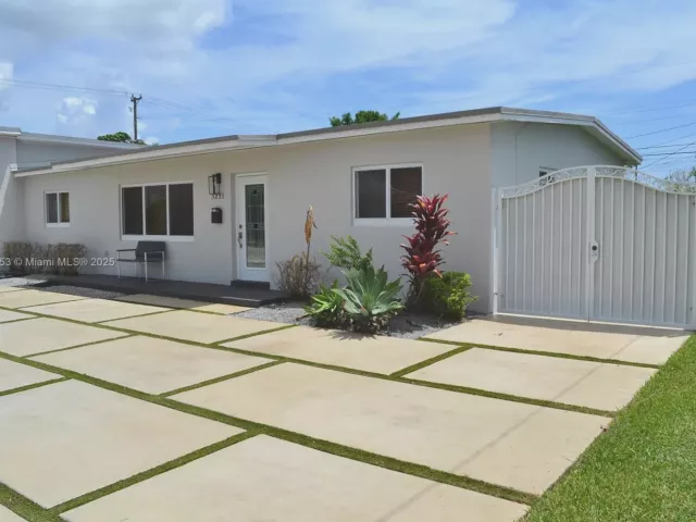 Дом в аренду по адресу 3221 SW 93rd Pl - фото 6738944