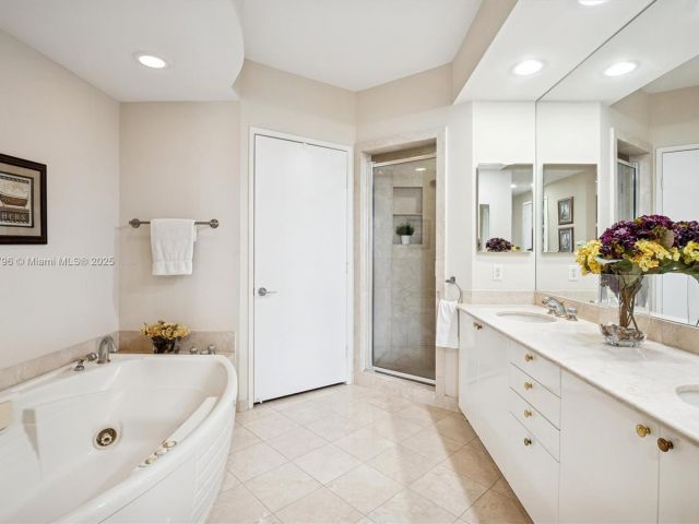 Продажа квартиры #1005 - фото 6739975