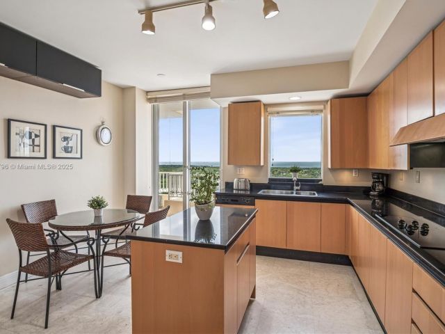 Продажа квартиры #1005 - фото 6739982