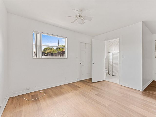 Продажа дома по адресу 6560 Hayes Street - фото 6750339