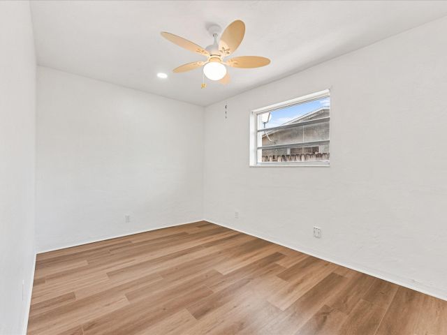 Продажа дома по адресу 6560 Hayes Street - фото 6750343