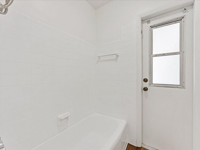 Продажа дома по адресу 6560 Hayes Street - фото 6750344