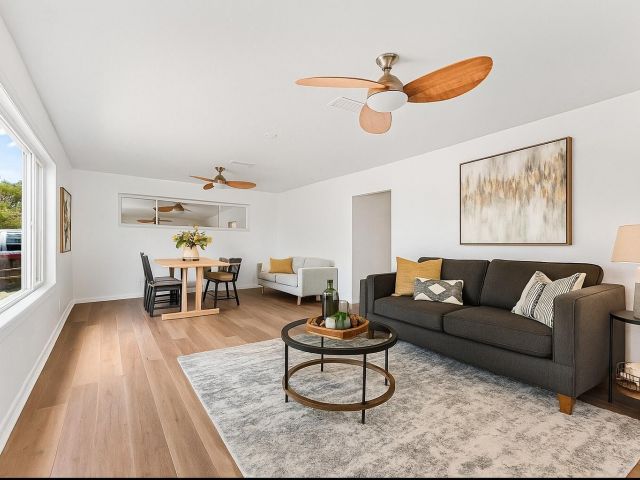 Продажа дома по адресу 6560 Hayes Street - фото 6750349