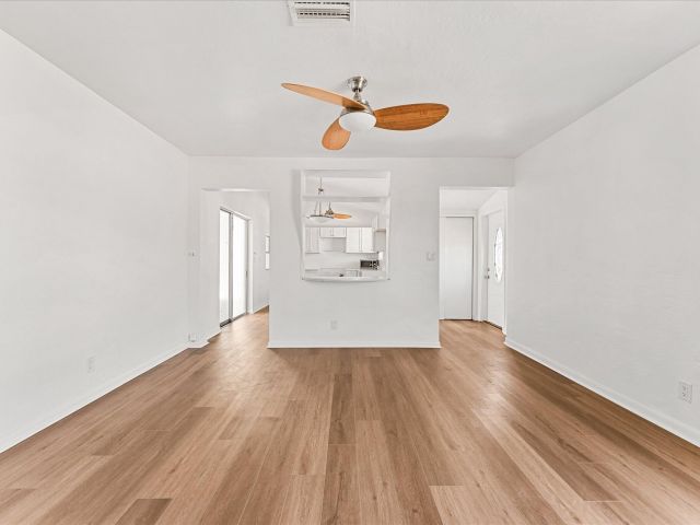 Продажа дома по адресу 6560 Hayes Street - фото 6750352