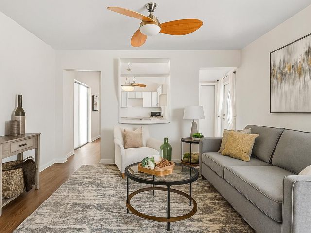 Продажа дома по адресу 6560 Hayes Street - фото 6750353