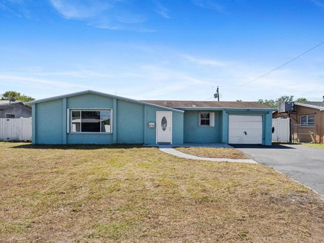 Продажа дома по адресу 6560 Hayes Street - фото 6750356