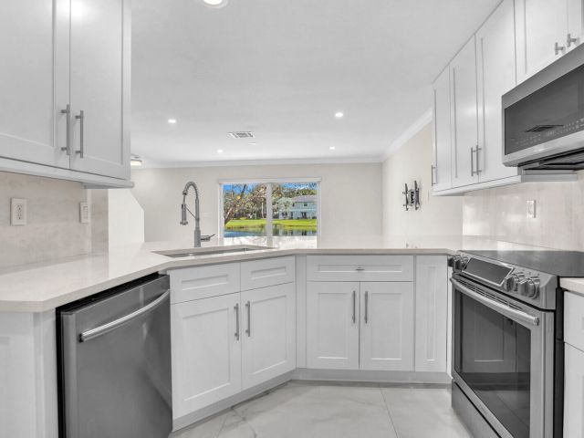 Дом в аренду по адресу 16207 Sierra Palms Drive - фото 6742717