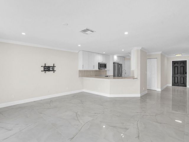 Дом в аренду по адресу 16207 Sierra Palms Drive - фото 6742725