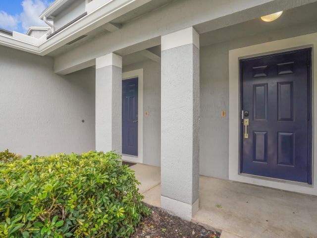 Дом в аренду по адресу 16207 Sierra Palms Drive - фото 6742729