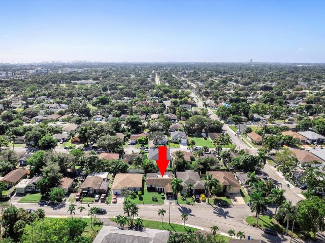 Продажа дома по адресу 2860 NW 8th Place - фото 6742741