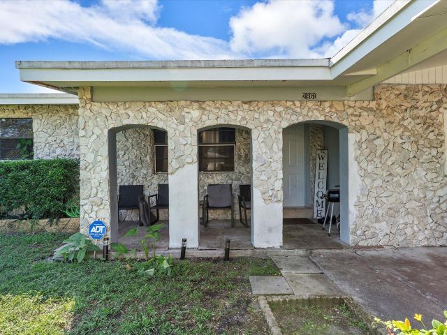 Продажа дома по адресу 2860 NW 8th Place - фото 6742747