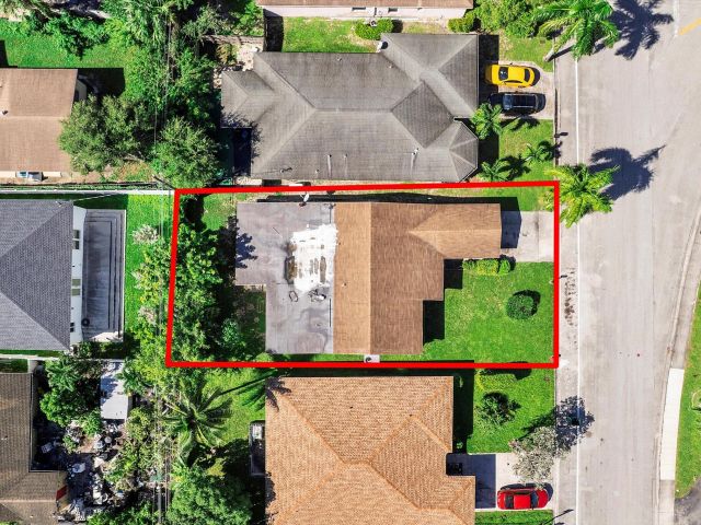 Продажа дома по адресу 2860 NW 8th Place - фото 6742751