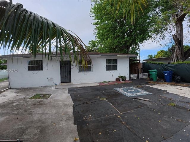 Дом в аренду по адресу 15812 NW 39th Ct 15812 - фото 7448939