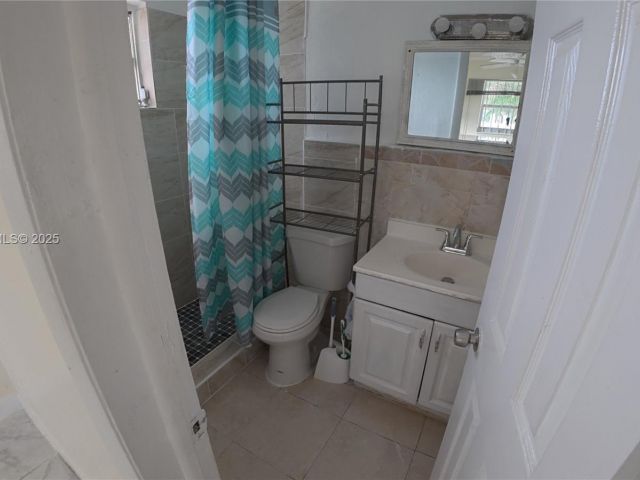 Дом в аренду по адресу 15812 NW 39th Ct 15812 - фото 7448958