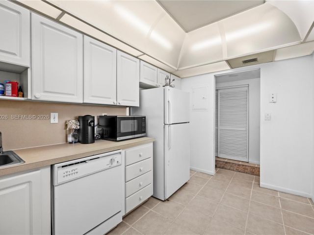 Продажа квартиры #1017 - фото 7444675