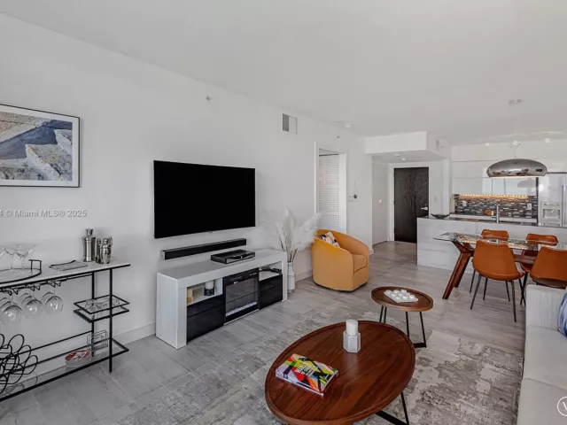 Продажа квартиры #2506 - фото 6743031