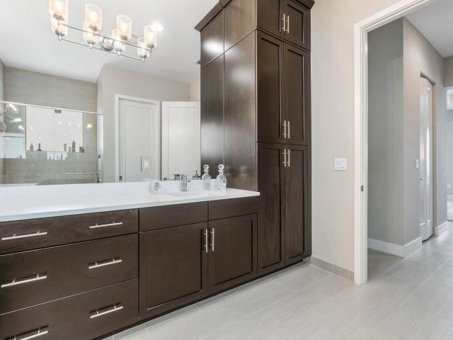 Дом в аренду по адресу 15277 Seaglass Terrace Lane - фото 6820307