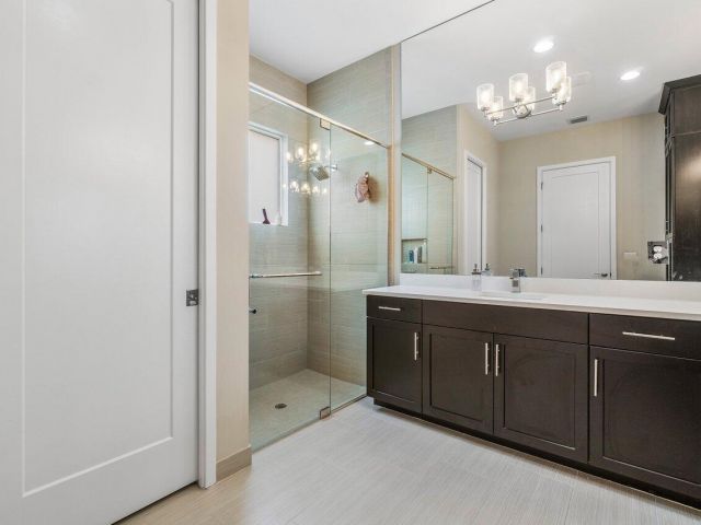 Дом в аренду по адресу 15277 Seaglass Terrace Lane - фото 6820308