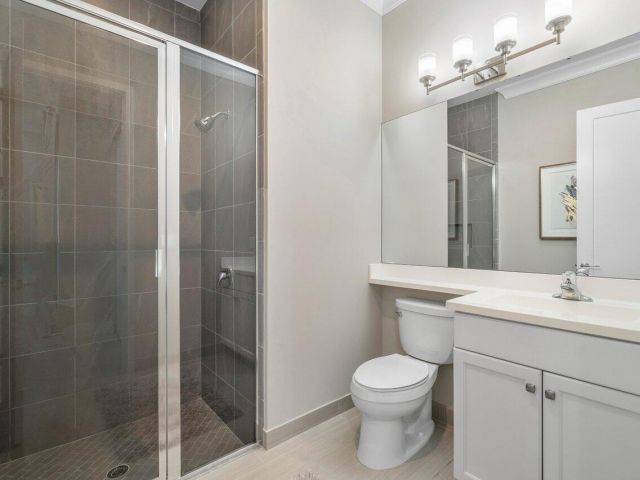 Дом в аренду по адресу 15277 Seaglass Terrace Lane - фото 6820310