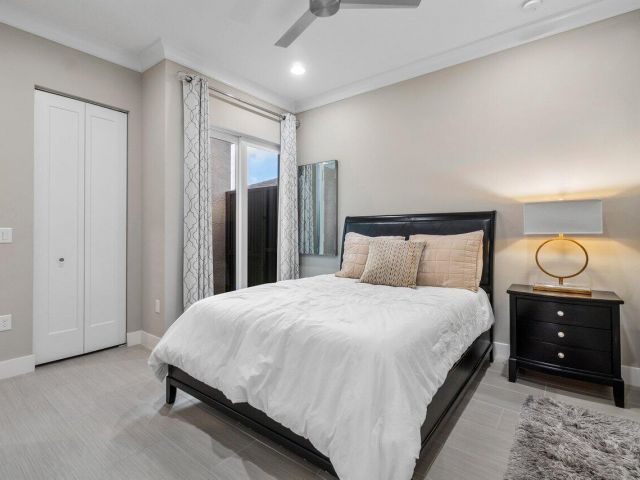 Дом в аренду по адресу 15277 Seaglass Terrace Lane - фото 6820311