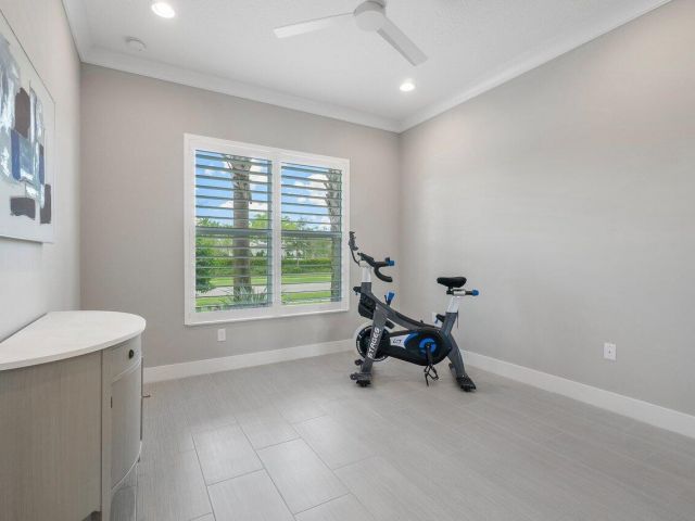 Дом в аренду по адресу 15277 Seaglass Terrace Lane - фото 6820313