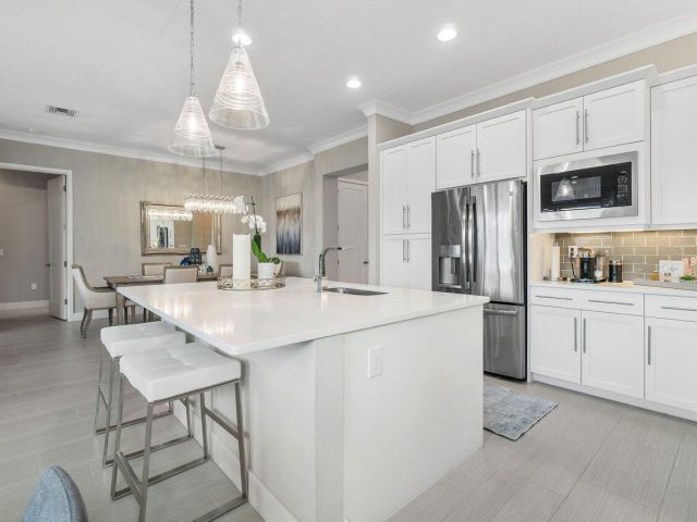 Дом в аренду по адресу 15277 Seaglass Terrace Lane - фото 6820318