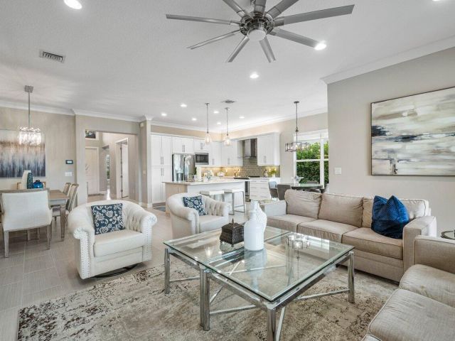 Дом в аренду по адресу 15277 Seaglass Terrace Lane - фото 6820322