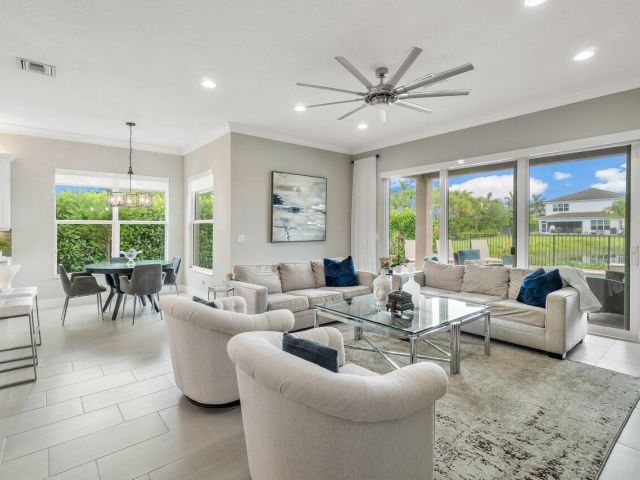 Дом в аренду по адресу 15277 Seaglass Terrace Lane - фото 6820324