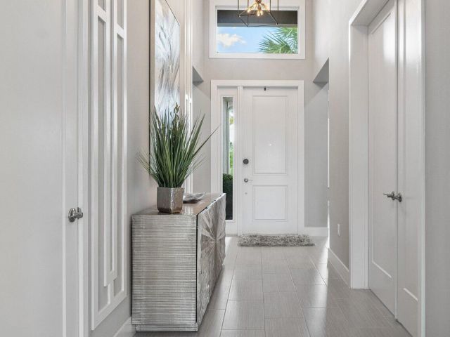 Дом в аренду по адресу 15277 Seaglass Terrace Lane - фото 6820325