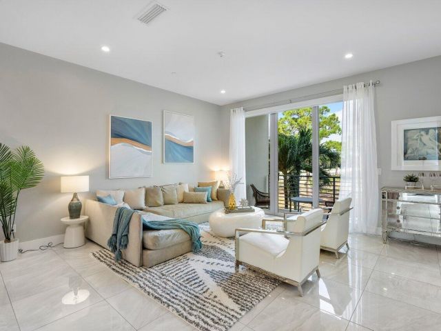 Дом в аренду по адресу 1841 NW 42nd Drive - фото 6748683