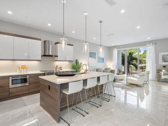 Дом в аренду по адресу 1841 NW 42nd Drive - фото 6748688