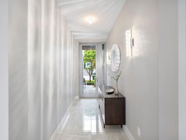 Дом в аренду по адресу 1841 NW 42nd Drive - фото 6748693