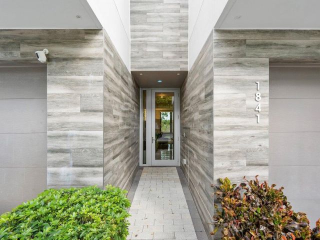 Дом в аренду по адресу 1841 NW 42nd Drive - фото 6748694