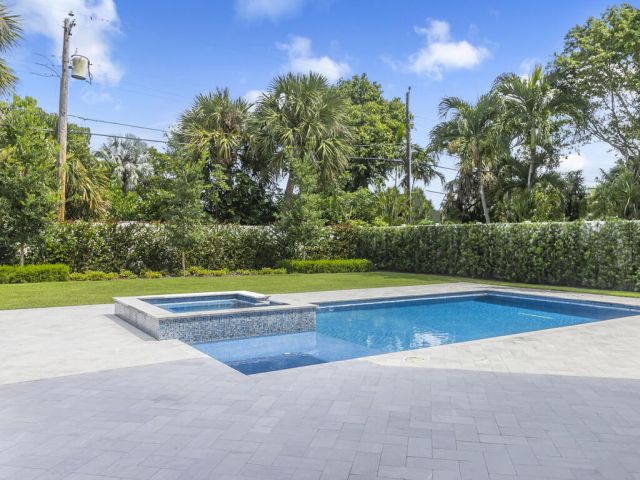 Продажа дома по адресу 245 Alhambra Place - фото 6743970