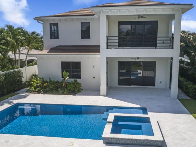 Продажа дома по адресу 245 Alhambra Place - фото 6743972