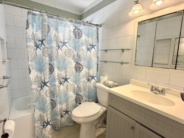 Дом в аренду по адресу 376 SW 2nd Street - фото 6830171