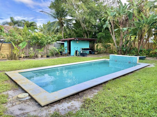 Дом в аренду по адресу 376 SW 2nd Street - фото 6830174