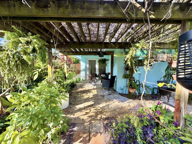 Дом в аренду по адресу 376 SW 2nd Street - фото 6830176