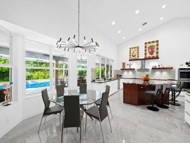 Продажа дома по адресу 17888 Fieldbrook Circle W - фото 6766442