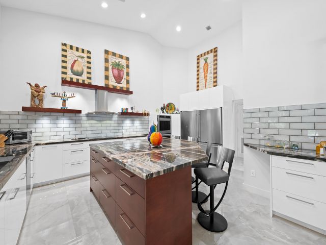 Продажа дома по адресу 17888 Fieldbrook Circle W - фото 6766443