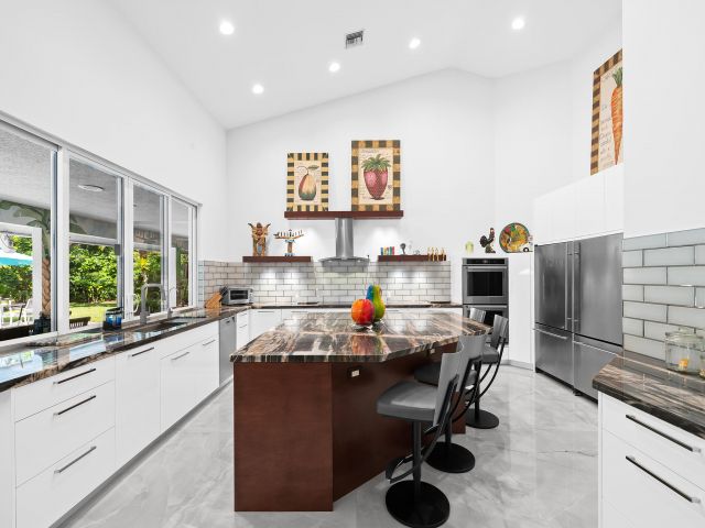 Продажа дома по адресу 17888 Fieldbrook Circle W - фото 6766445