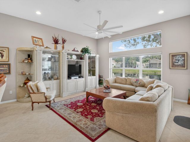 Продажа дома по адресу 13571 Morocca Lake Lane - фото 6764925