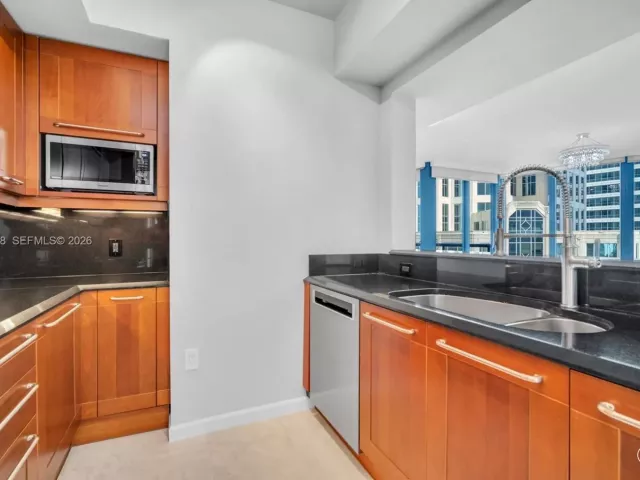 Продажа квартиры #1208 - фото 6743890